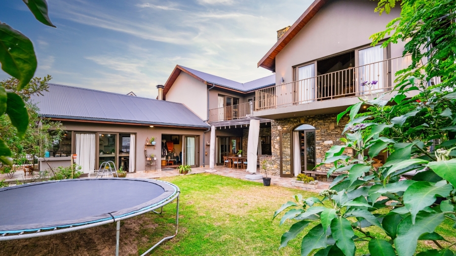 5 Bedroom Property for Sale in Kraaibosch Manor Western Cape